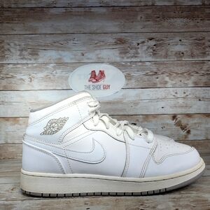 Jordan 1 Mid White (GS)Youth 6Y/Women Size 7.5 Athletic White Shoes